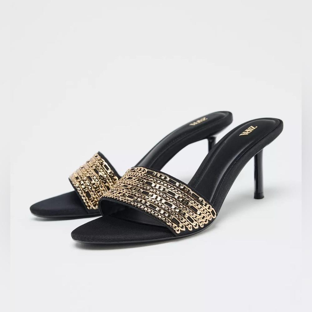 🔥🔥Zara chain trim heeled sandals